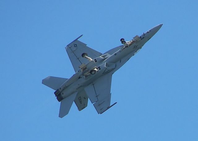 McDonnell Douglas FA-18 Hornet — - Thunder over the Boardwalk  Atlantic City, NJ