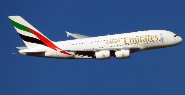 Airbus A380-800 (A6-EDP) - OVER HENLEY BROOK WA JUST PRIOR TO RIGHT TURN TO YPPH 1550FT. 24JAN2017 17.54