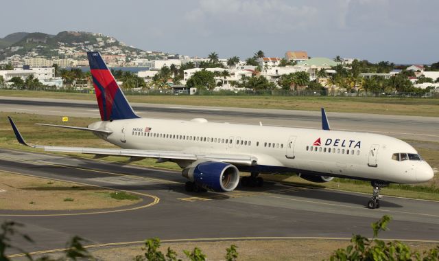 Boeing 757-200 (N543US)