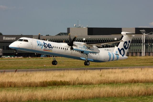 de Havilland Dash 8-400 (G-JECI)