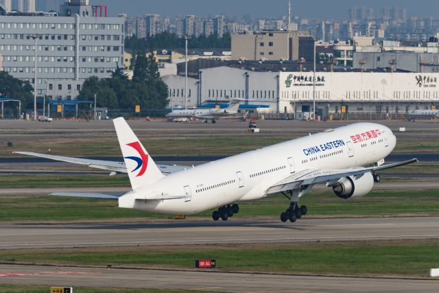 BOEING 777-300ER (B-7882) - China eastern airlines B777w departed from ZSSS heading for Beijing-19.7.5