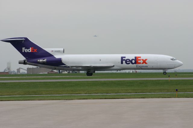 Learjet 60 (N220FE)