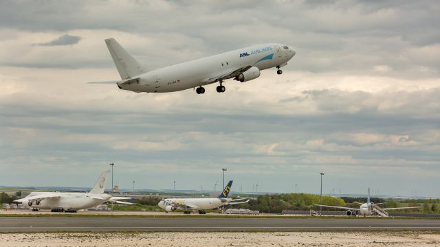 Boeing 737-700 (OE-IAZ)