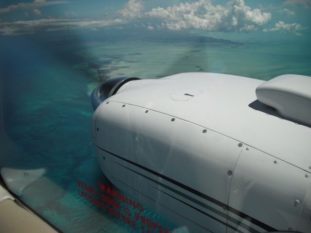 Beechcraft Baron (58) (N89RL) - Somewhere near Bimini, Bahamas.