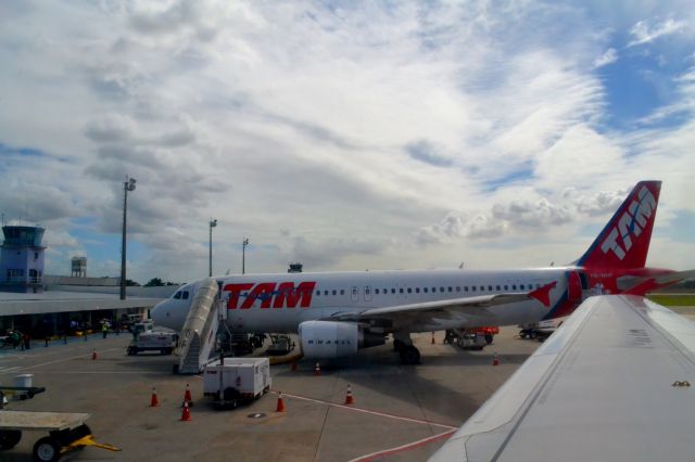 Airbus A320 (PR-MHA)