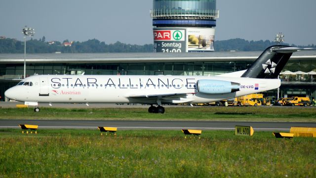 de Havilland Dash 8-400 (OE-LVG) - FOKKER 100  -  Graz, Austria  -  05.22.2016