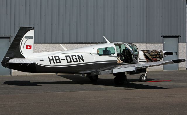 Mooney M-20 Turbo (HB-DGN)
