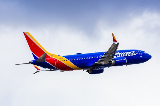 Boeing 737 MAX 8 (N8820L) - A Southwest Airlines 737 MAX 8 taking off from PHX on 4/10/23. Taken with a Canon R7 and Tamron 70-200 G2 lens.