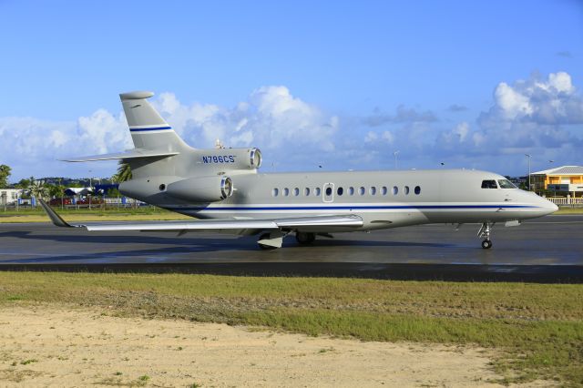 Dassault Falcon 7X (N786CS) - N786CS just after landing