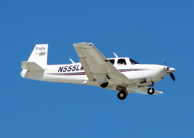 Mooney M-20 (N555LM) - Landing at Downtown Shreveport.