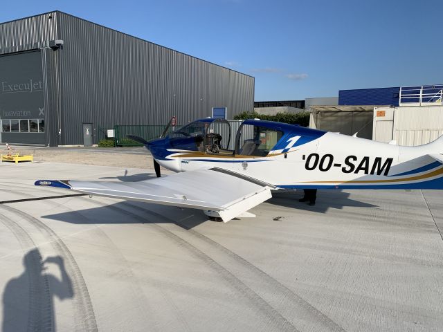 ROBIN President (DR-500) (OO-SAM) - Fuelling JetA1 on new APRON