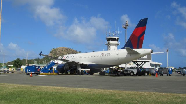 Airbus A319 (N341NB)