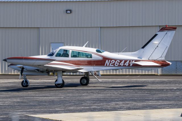 Cessna 310 (N2644V)