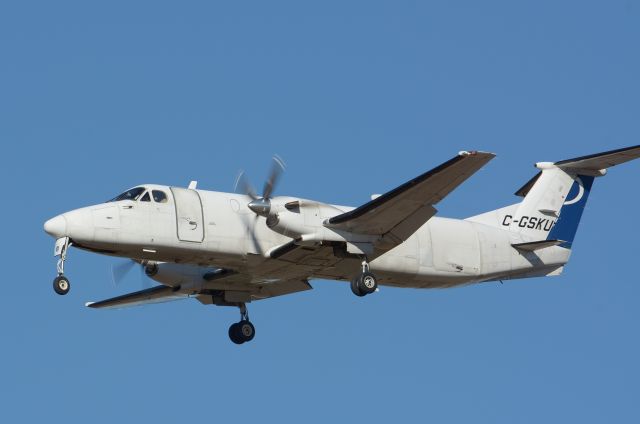 Beechcraft 1900 (SLQ738) - Visiting CYHU on 03-12-2021