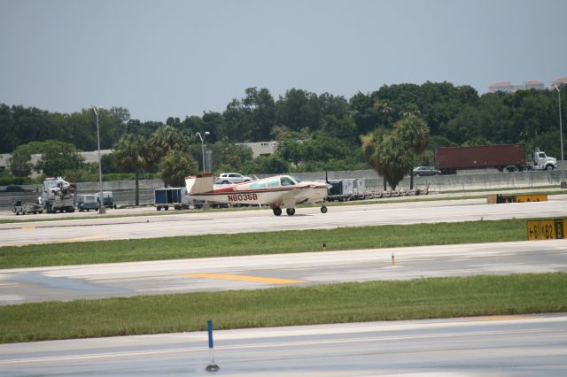 Beechcraft 35 Bonanza (N6035B)