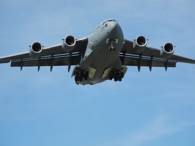 Boeing Globemaster III (N70044) - Wright-Pattersons C17 comes to Selfridge for some pattern work!