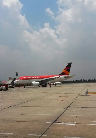 Airbus A318 (N594EL)