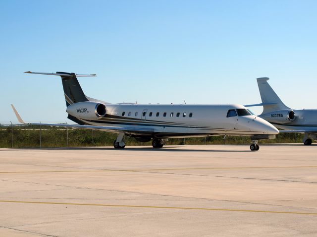 Embraer ERJ-135 (N925FL)