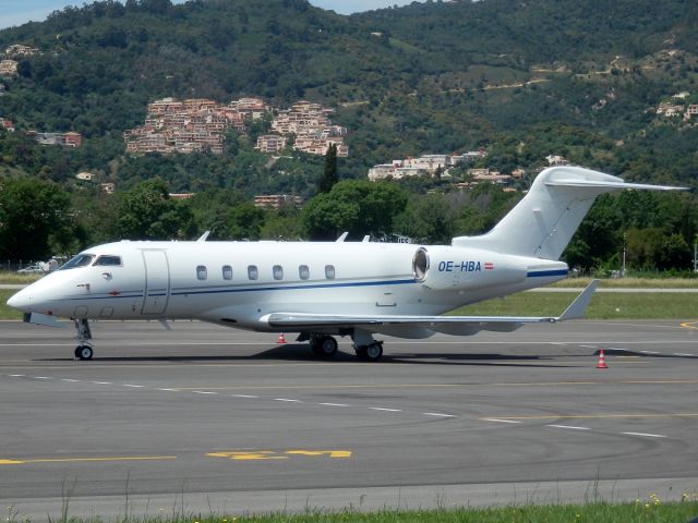 Bombardier Challenger 300 (OE-HBA) - 20 mai 2013