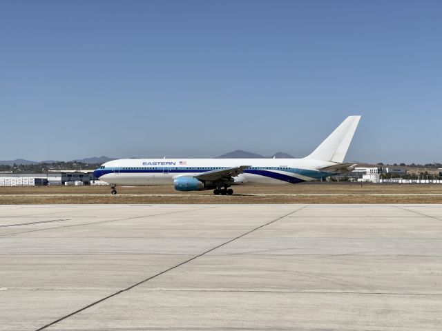 BOEING 767-300 (N706KW)