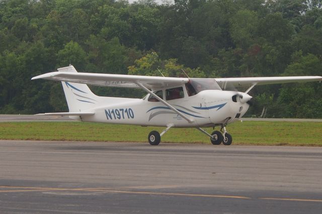 Cessna Skyhawk (N19710)