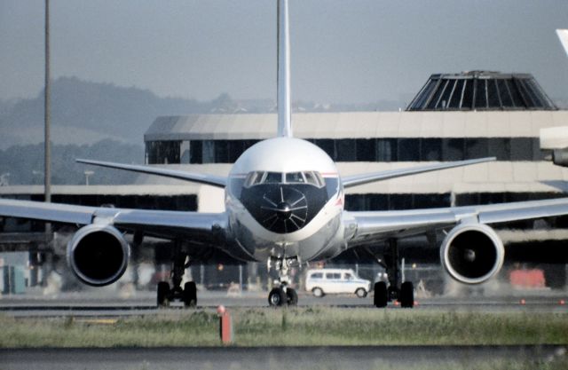 BOEING 767-200 (N109DA)