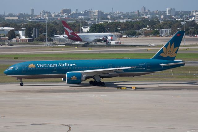 Boeing 777-200 (VN-A147) - ON 8 OCT 2010