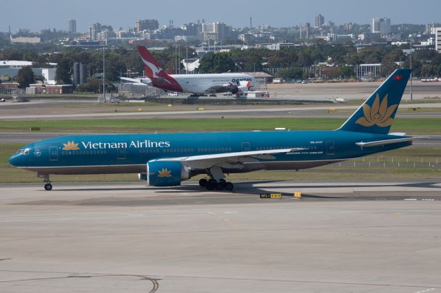 Boeing 777-200 (VNA-147) - ON 8 OCT 2010