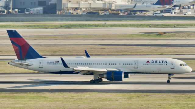 Boeing 757-200 (N540US)