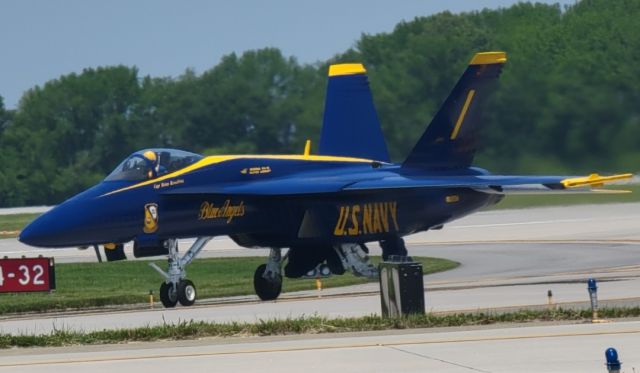 McDonnell Douglas FA-18 Hornet (16-5534) - USN F/A-18E Super Hornet at Thunder Over Dover 2022