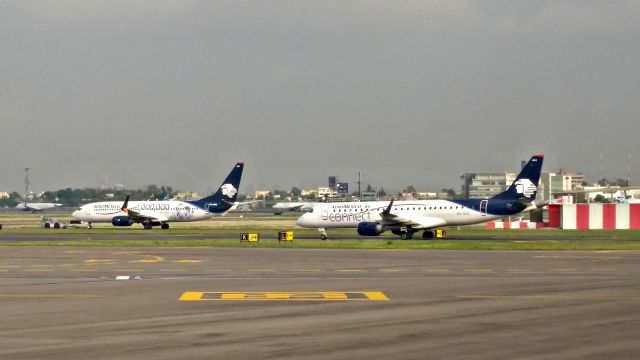 Embraer 170/175 (XA-SAC) - Aeromexico Boeing 737 + ERJ 190 in a busy morning at MMMX 