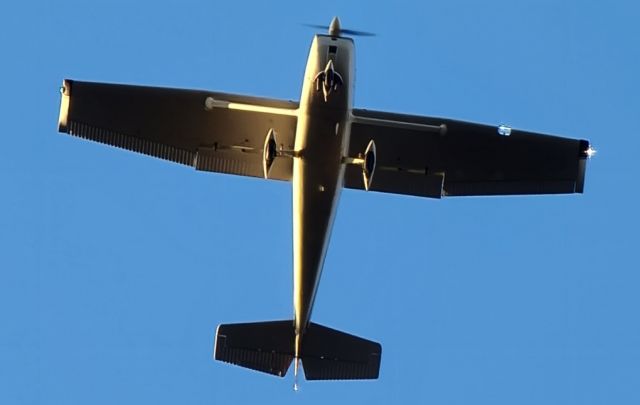 Cessna Skyhawk (N5356T) - Cessna 172E Skyhawk heading to MD50