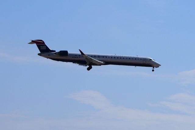 Canadair Regional Jet CRJ-200 (N244LR)