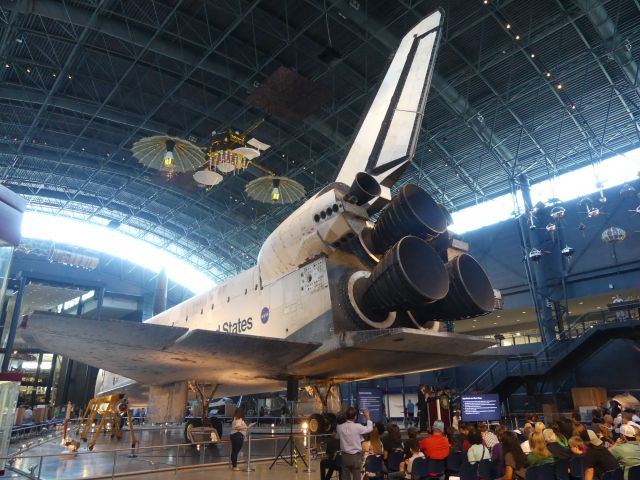 — — - Space Shuttle Discovery exhibited at the Steven F. Udvar-Hazy Center | National Air and Space Museum.