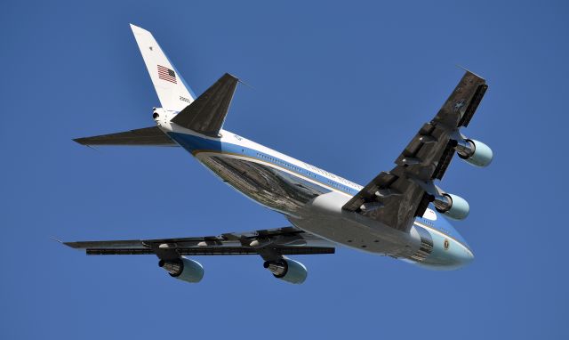 Boeing 747-200 (N29000) - VC-25 departing DAL.