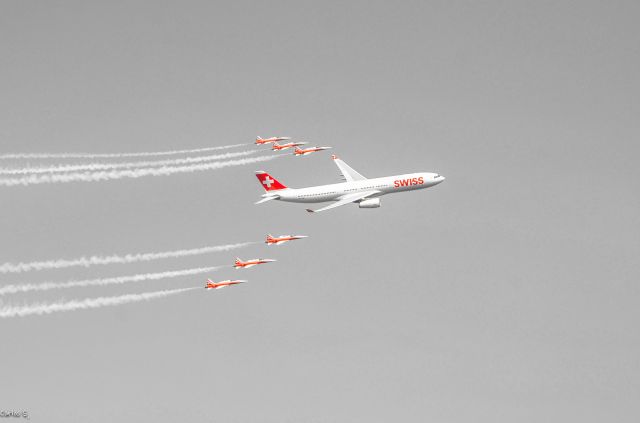 Airbus A330-300 (HB-JHN) - Air14 - Payerne - Patrouille suisse & A-330 SWISS 