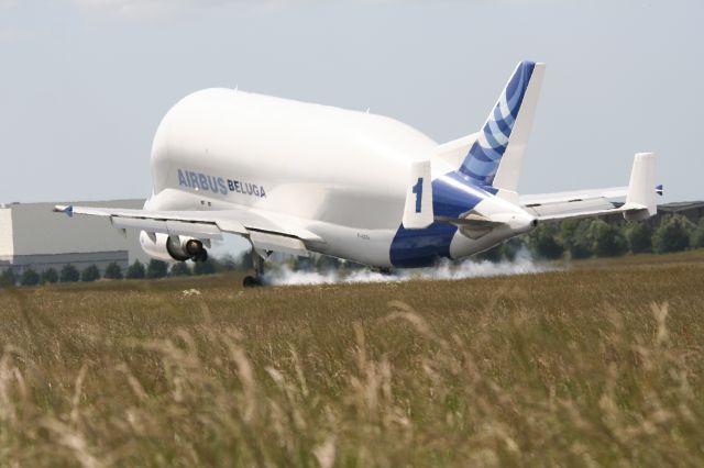 Airbus A300F4-600 (F-GSTA) - atterrissage à LFRZ