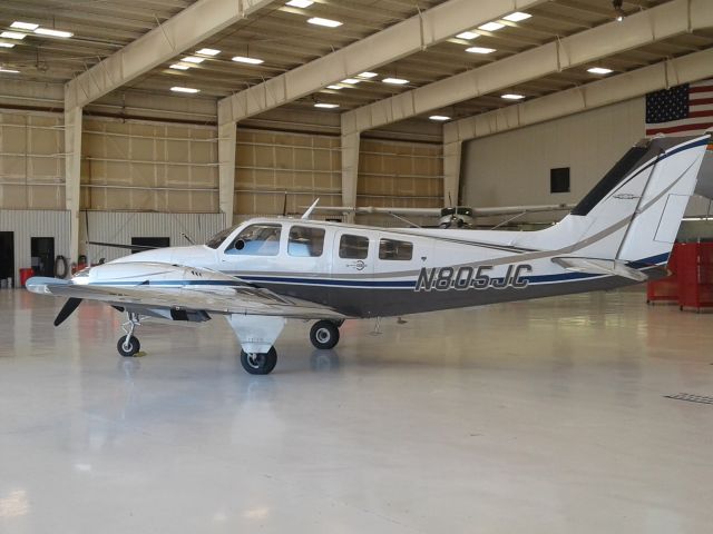 Beechcraft Baron (58) (N805JC)