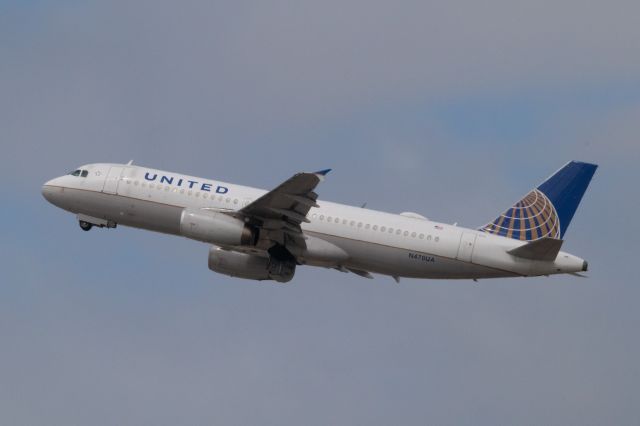 Airbus A320 (N470UA) - 2020-05-22br /UAL210 KEWR-KRSW