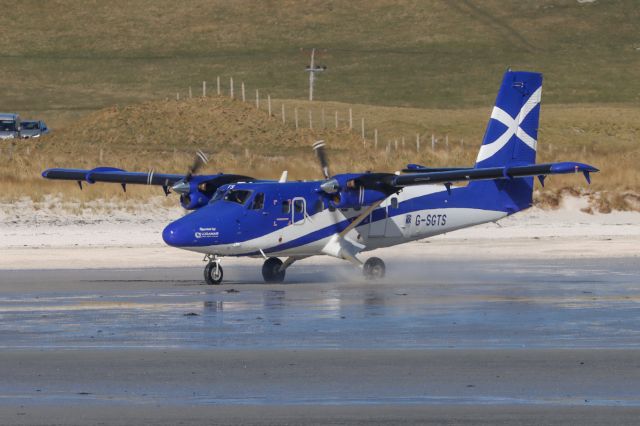 De Havilland Canada Twin Otter (G-SGTS) - Taxi to the terminal 