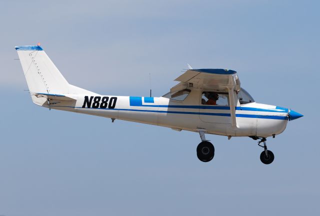 Cessna Commuter (N880)