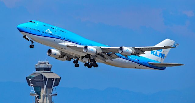 Boeing 747-400 (PH-BFV) - PH-BFV KLM Royal Dutch Airlines Boeing 747-406(M) s/n 28460 "Vancouver / City of Vancouver" - Los Angeles International Airport (IATA: LAX, ICAO: KLAX, FAA LID: LAX)br /Photo: TDelCorobr /September 3, 2017