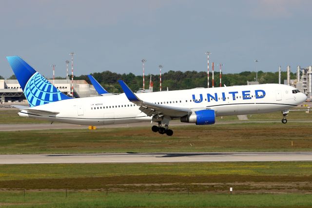 N651UA —