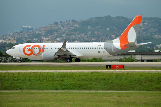 Boeing 737-700 (PS-GPN)