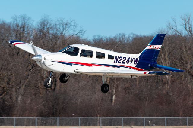 Piper Cherokee (N224VW)
