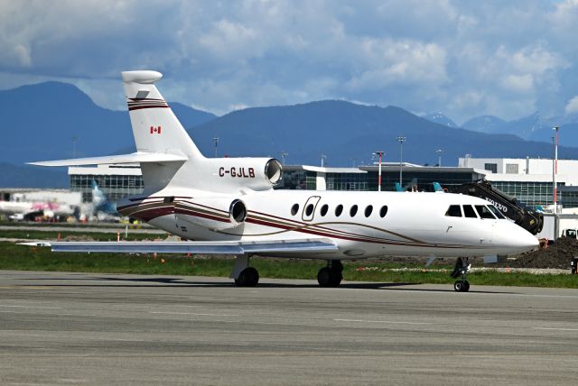 Dassault Falcon 50 (C-GJLB)