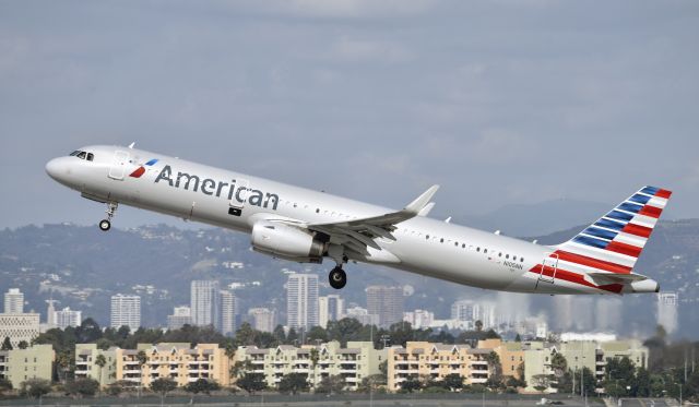 Airbus A321 (N105NN) - Departing LAX