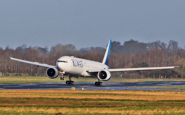 BOEING 777-300 (9K-AOC) - kuwait b777-369er 9k-aoc landing at shannon 1/1/18.