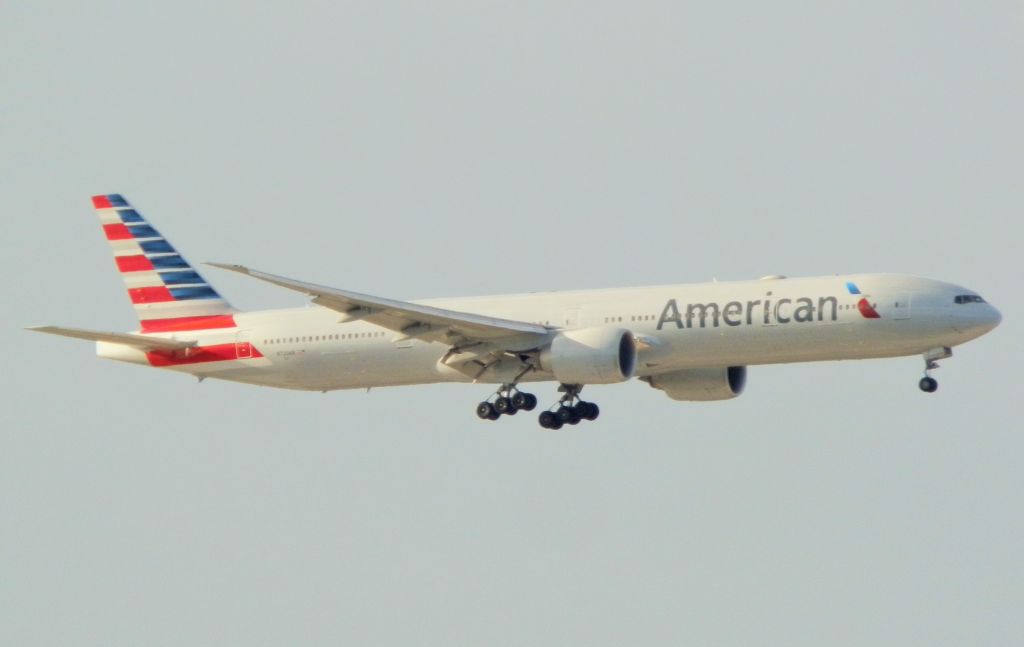 BOEING 777-300ER (N720AN) - Arriving from London,Heathrow(EGLL)