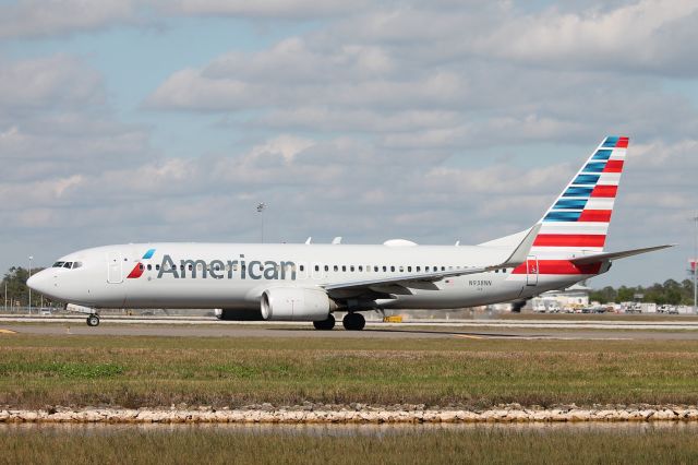 Boeing 737-800 (N938NN) - American Flight 2965 taxis at Southwest Florida International Airport prior to flight to Chicago-O’Hare International Airport (12/20/24)